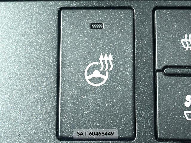 Lexus IS 2023-10 8813209-7