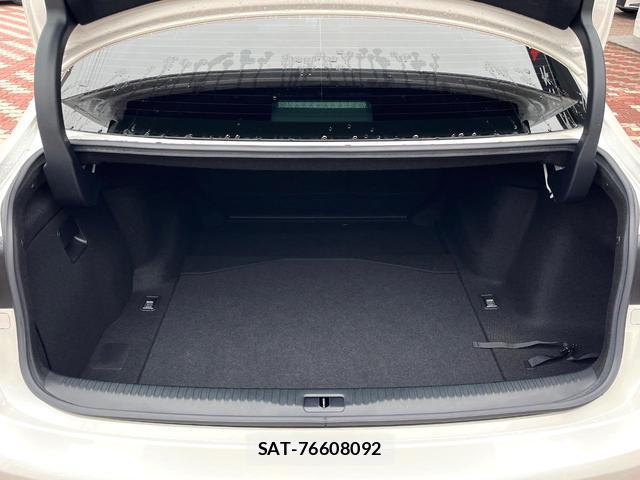 Lexus IS 2018-11 8813214-10