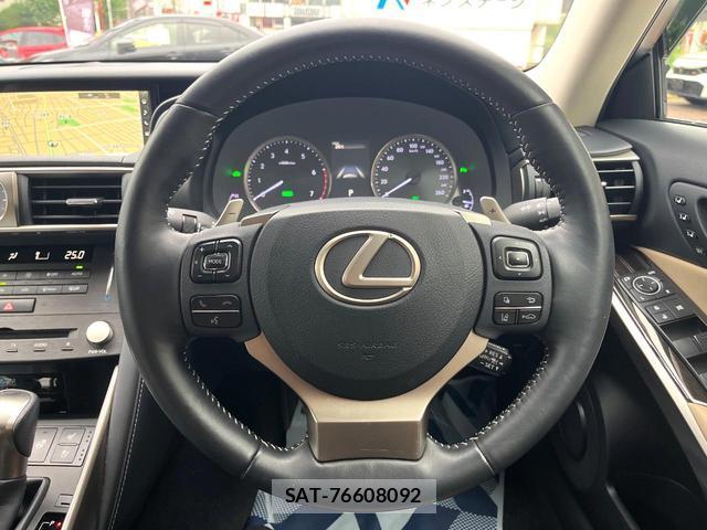 Lexus IS 2018-11 8813214-11