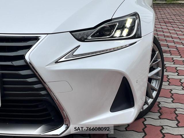 Lexus IS 2018-11 8813214-12