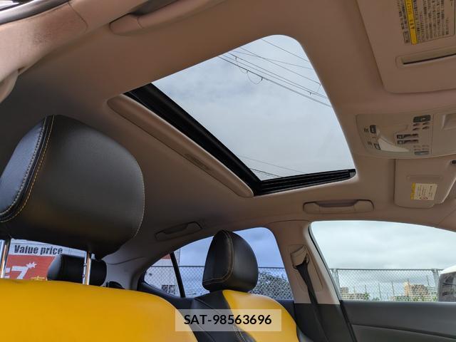 Lexus IS 2011-11 8814538-13