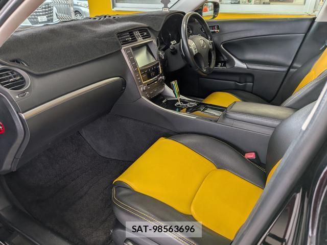 Lexus IS 2011-11 8814538-14