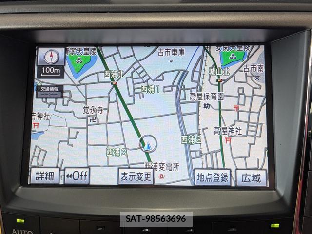 Lexus IS 2011-11 8814538-19