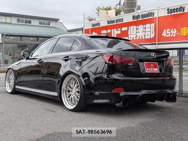 Lexus IS 2011-11 8814538-4