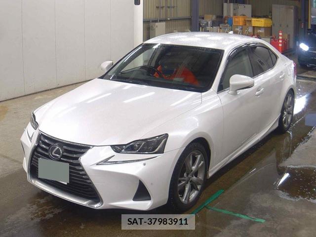 Lexus IS 2016-11 8814958-0
