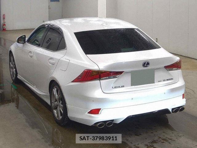 Lexus IS 2016-11 8814958-4