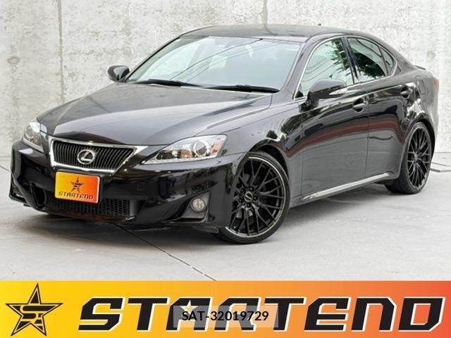 Lexus IS 2011-02 8815242-0