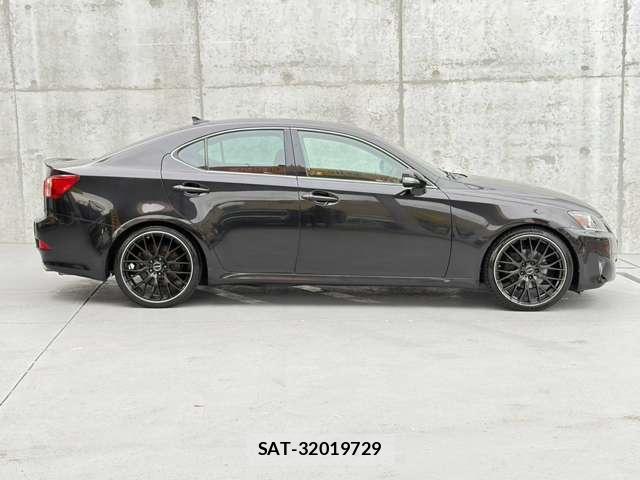 Lexus IS 2011-02 8815242-1