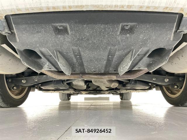 Lexus IS 2013-06 8817391-10