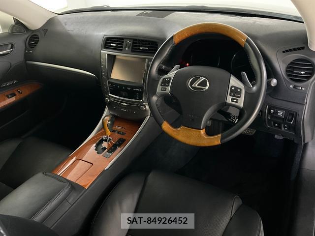 Lexus IS 2013-06 8817391-2