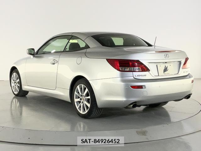 Lexus IS 2013-06 8817391-4