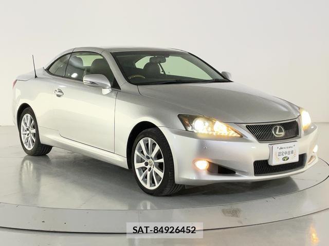 Lexus IS 2013-06 8817391-8