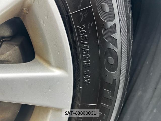Toyota ISIS 2008-03 8812427-13