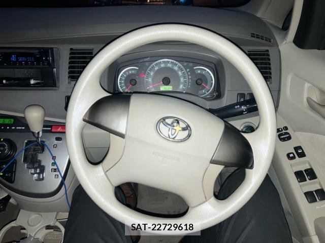 Toyota ISIS 2010-03 8813010-14