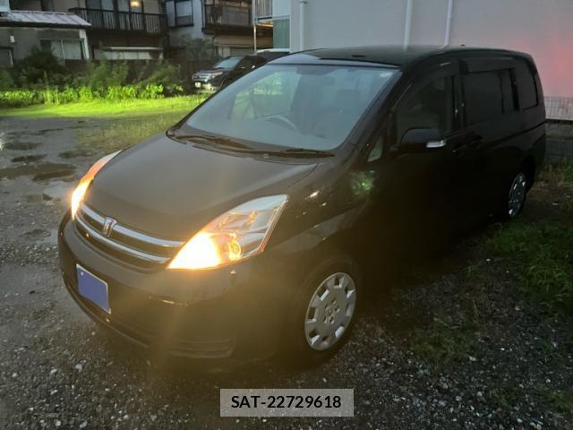 Toyota ISIS 2010-03 8813010-2