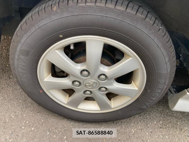 Toyota ISIS 2016-08 8813597-14