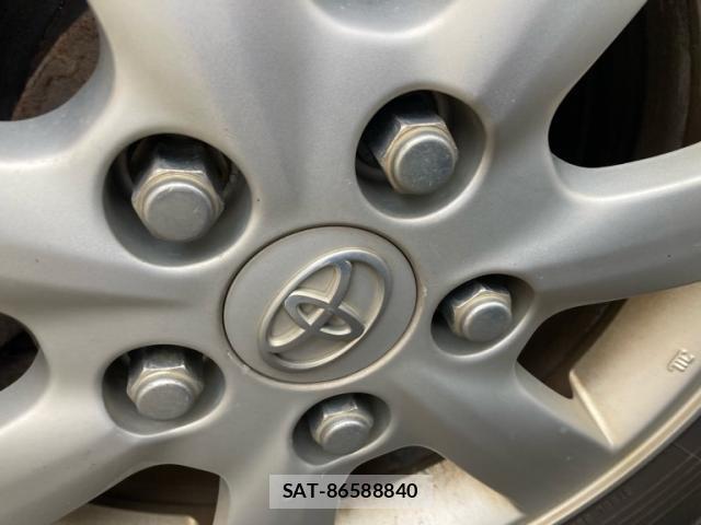 Toyota ISIS 2016-08 8813597-15