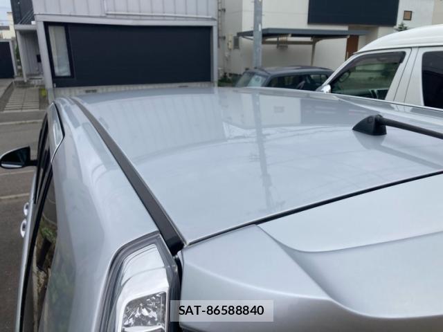 Toyota ISIS 2016-08 8813597-6