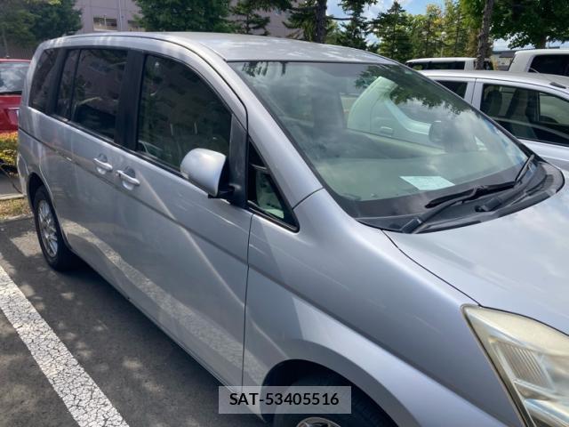 Toyota ISIS 2011-09 8813603-13