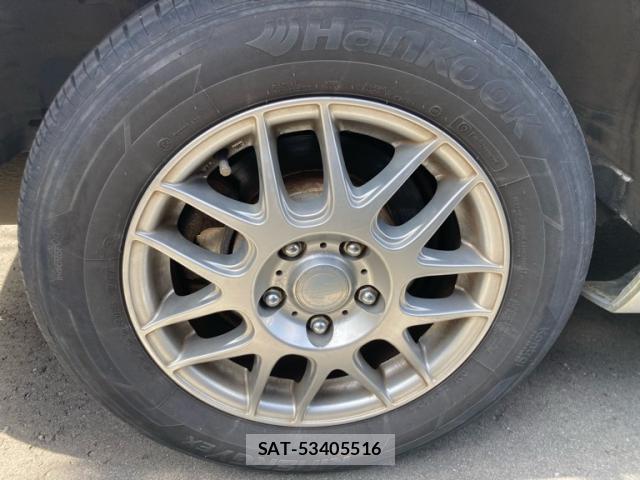Toyota ISIS 2011-09 8813603-14
