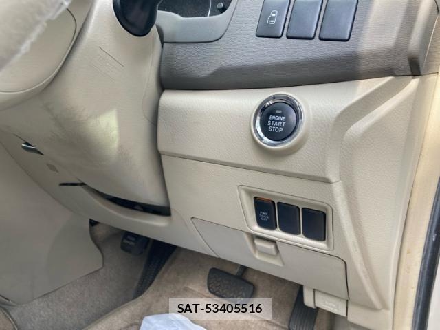 Toyota ISIS 2011-09 8813603-19