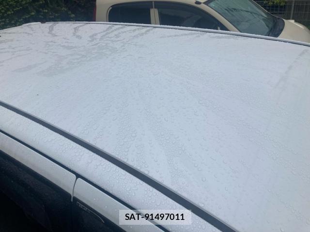 Toyota ISIS 2009-11 8813847-4