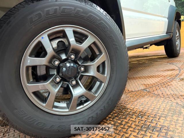 Suzuki JIMNY 2026-03 8812652-12