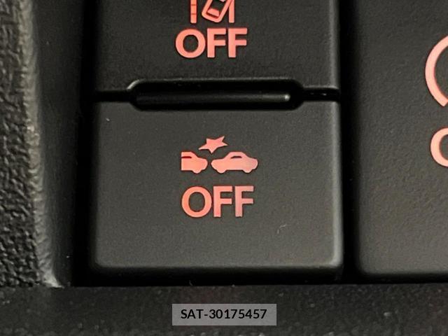 Suzuki JIMNY 2026-03 8812652-3