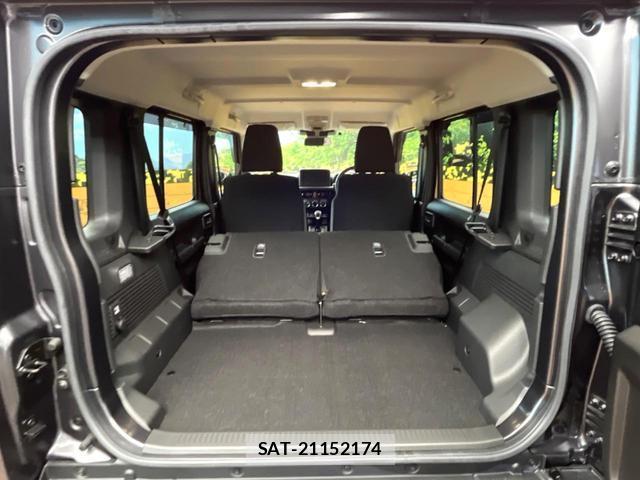 Suzuki JIMNY 2026-07 8813716-10