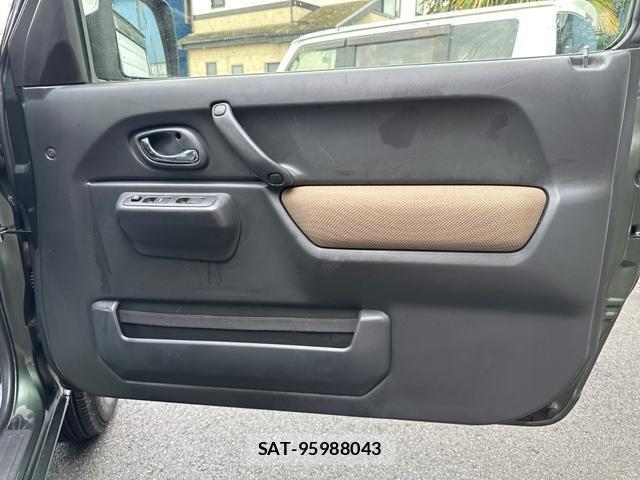 Suzuki JIMNY 2016-05 8815695-17