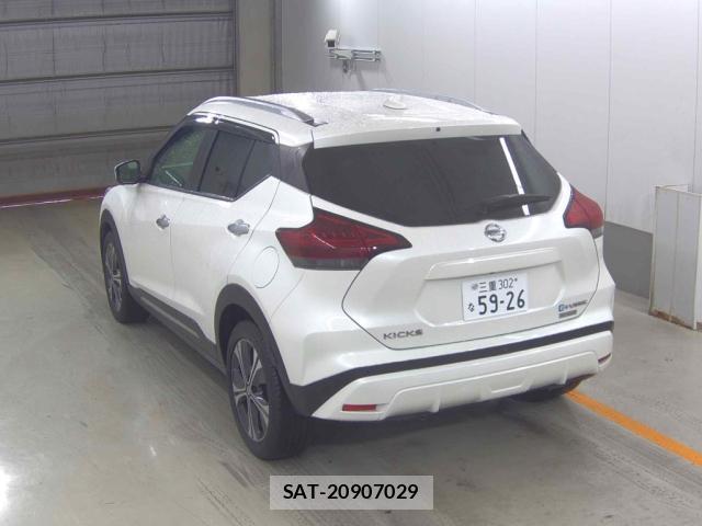 Nissan KICKS 2022-04 8816157-1
