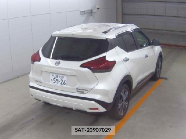 Nissan KICKS 2022-04 8816157-4