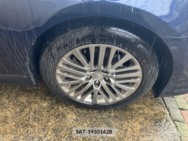 Toyota KLUGER HYBRID 2013-11 8813257-6