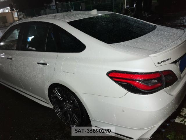 Toyota KLUGER HYBRID 2018-08 8813539-2
