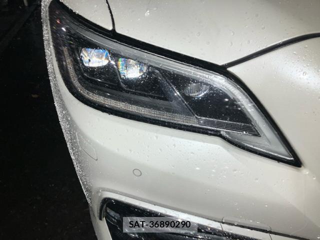 Toyota KLUGER HYBRID 2018-08 8813539-6