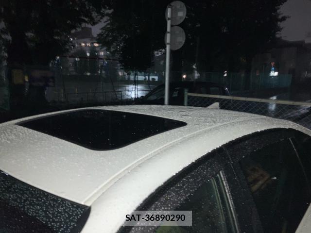 Toyota KLUGER HYBRID 2018-08 8813539-7