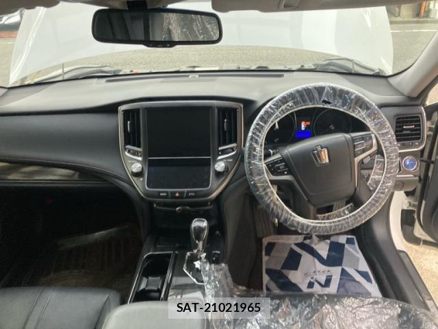 Toyota KLUGER HYBRID 2013-10 8813577-11