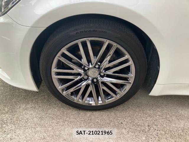 Toyota KLUGER HYBRID 2013-10 8813577-3