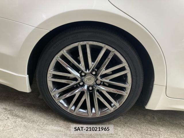 Toyota KLUGER HYBRID 2013-10 8813577-4