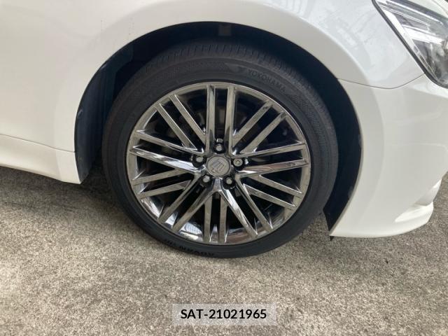 Toyota KLUGER HYBRID 2013-10 8813577-5