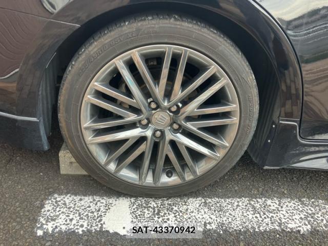 Toyota KLUGER HYBRID 2013-03 8813744-5