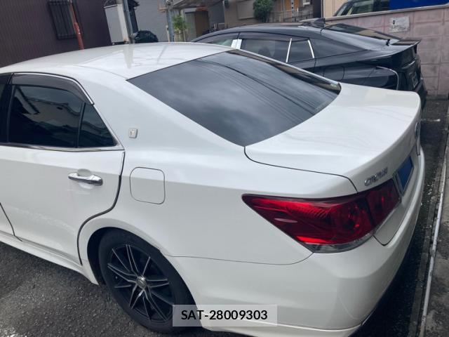 Toyota KLUGER HYBRID 2013-10 8813841-1