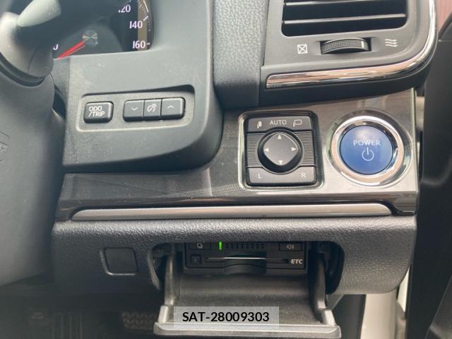Toyota KLUGER HYBRID 2013-10 8813841-11