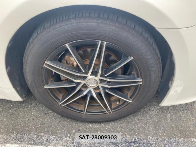 Toyota KLUGER HYBRID 2013-10 8813841-3