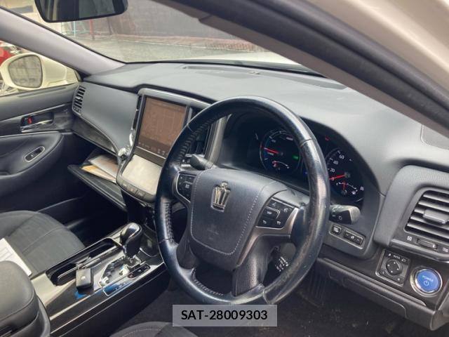 Toyota KLUGER HYBRID 2013-10 8813841-8