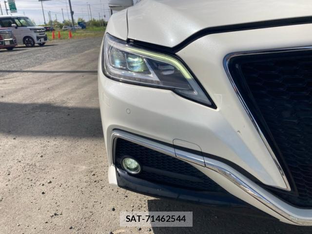 Toyota KLUGER HYBRID 2020-01 8813891-14