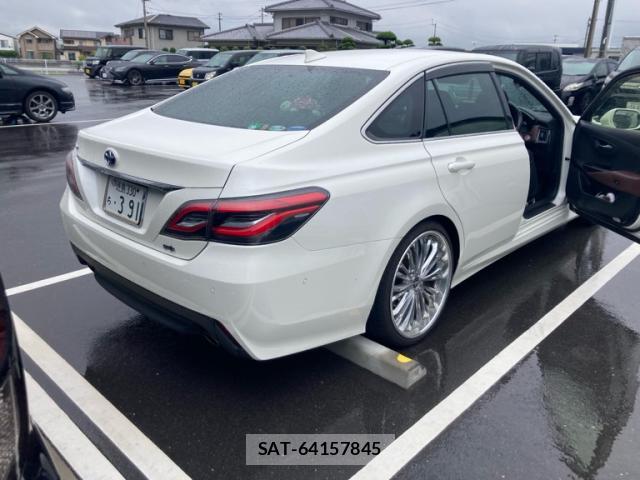 Toyota KLUGER HYBRID 2018-07 8814082-1