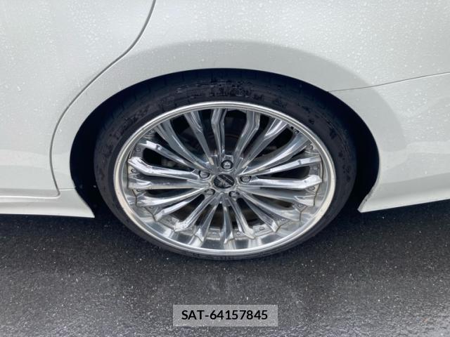 Toyota KLUGER HYBRID 2018-07 8814082-14