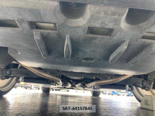 Toyota KLUGER HYBRID 2018-07 8814082-16
