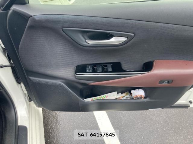 Toyota KLUGER HYBRID 2018-07 8814082-6
